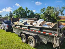 Professional Junk Removal  in Tipton, MO